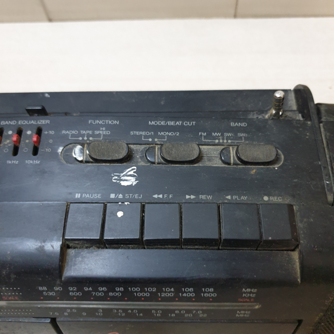 Магнитофон кассетный "DAEWOO ARW-240" из пластика, Корея. Картинка 16
